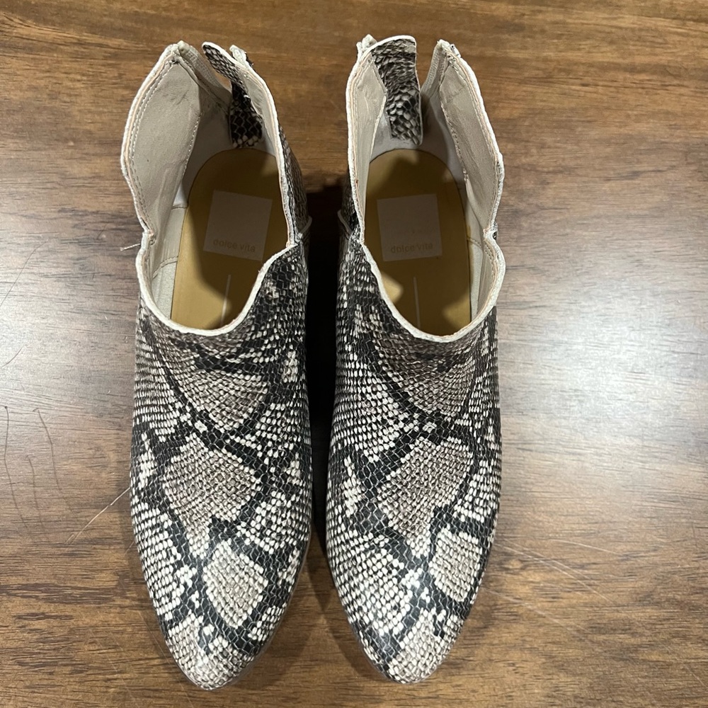🎈Dolce Vita Karsen Snakeskin Ankle Boots